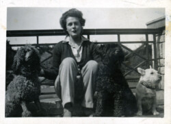 Leonora és kutyái