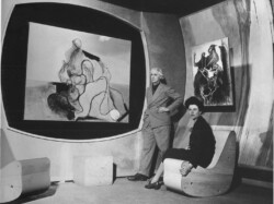 Peggy-Guggenheim és Max-Ernst 1942-ben Az évszázad művészete című kiállításon New York-ban